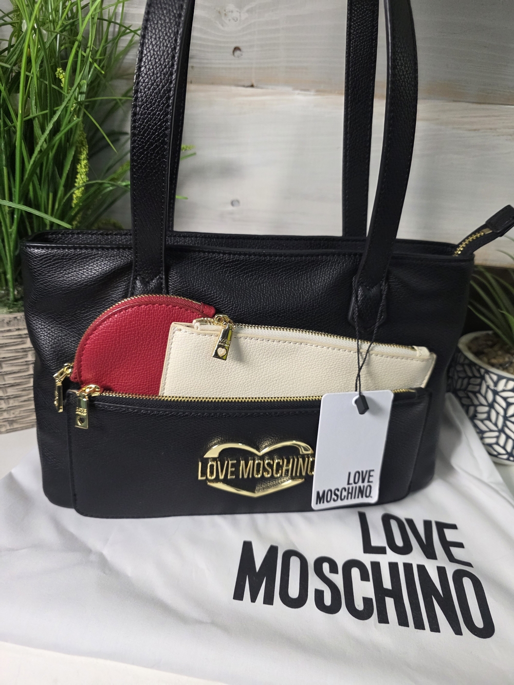 Love Moschino Black Tote with Cream & Red Pouches Includes Dust BAG - Picture 11 of 11